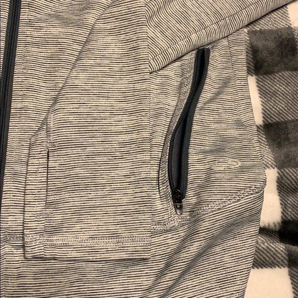 Fitted athletic jacket - Picture 2 of 4